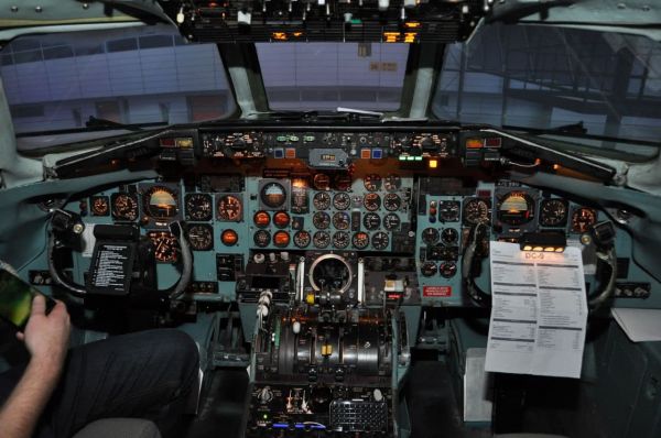 Letecký simulátor dopravního letounu DC-9, Liberec