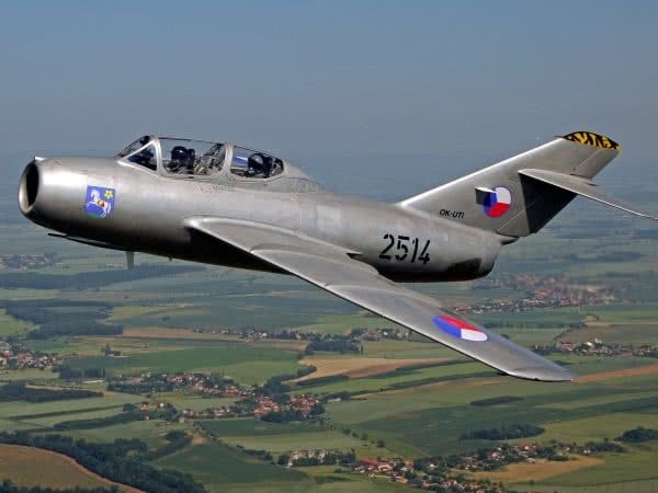 Let stíhačkou MIG-15 Hradec Králové
