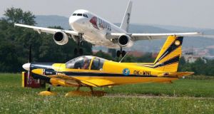 Akrobatický let letadlem Zlín Z 142 Brno